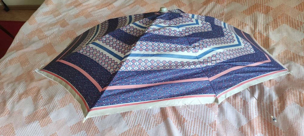 Parasolka damska z czasów PRL