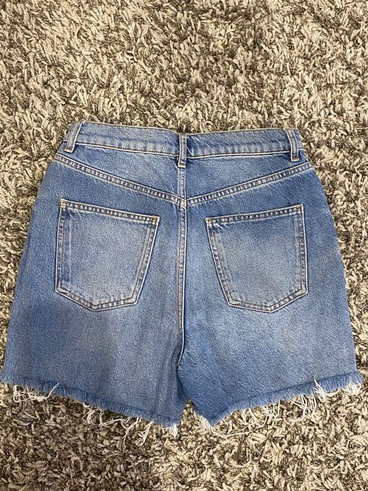 Фирменные шорты Zara