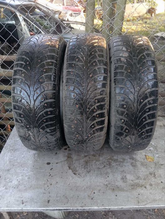 Зимові шиповані шини Pirelli Formula Ice 175/65 R14 100H резина зима