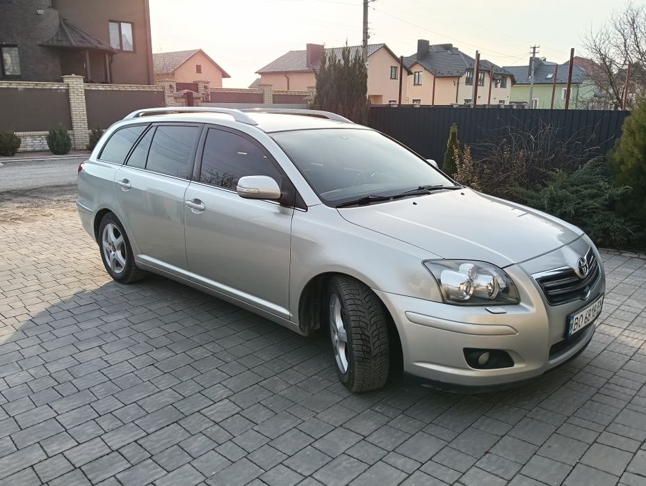 Продам  Тойоту Авенсіс в кузові універсал