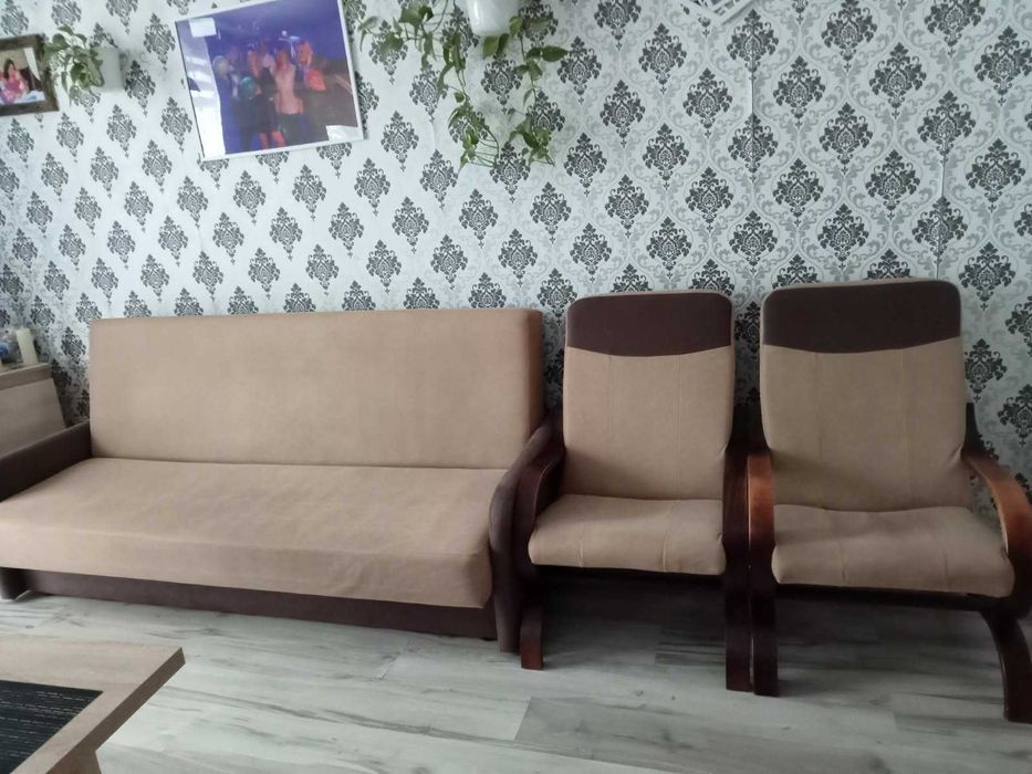 Wersalka z dwoma krzesłami