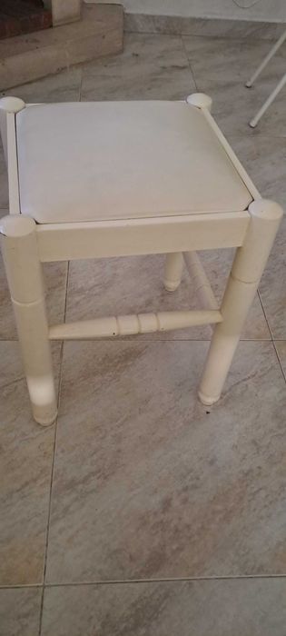 Conjunto de 2 bancos de quarto