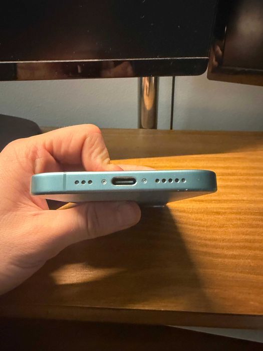 iPhone 16 256Gb - 97% Bateria - Verde Azulado 1 Risco apenas