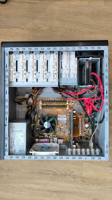 Gigabyte Poseidon/Core 2 Duo/ОЗУ 6GB/SSD 128GB/HDD 320+500GB/GF8600 GT