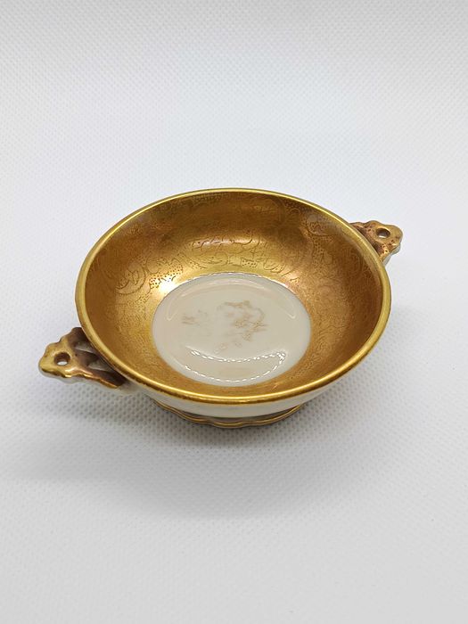 Aneleira em porcelana Artibus com decoração dourada