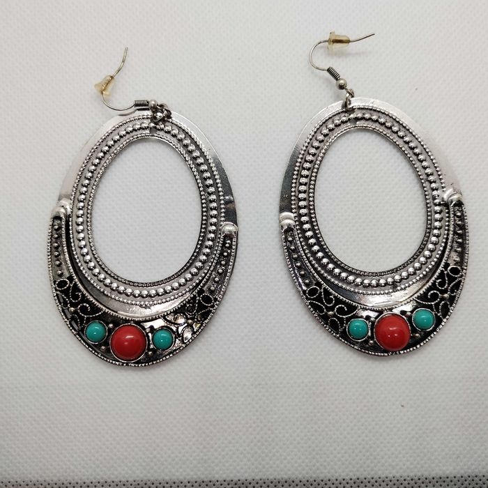 BRINCOS (3) 1 unid- 3€; 2 unid- 4€; 3 unid- 5€