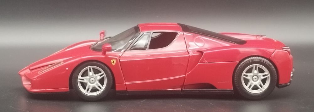Hot Wheels 1:18 Ferrari Enzo 2002  Model No Box