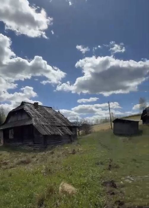 Земельна ділянка з будинком