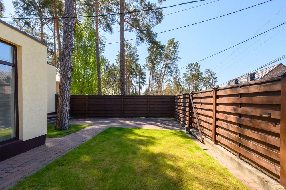 Квадрохаус 120 м² у Бучі, вул. Революції — $152 000. Індивідуальне газове опалення, тепла підлога, мансарда. Зроблено Якісний Ремонт.