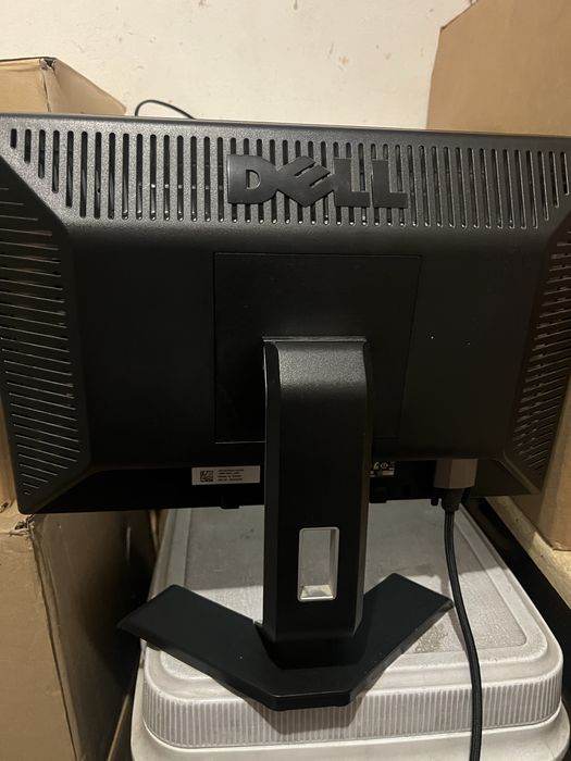 Monitor Dell LCD.