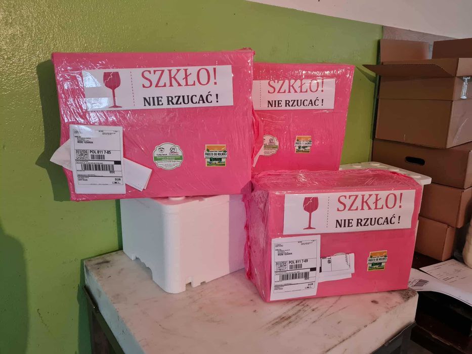 Mleko od krów na wypasie simentalskich