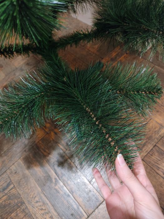 Новая. Новогодняя ёлка. 1м 25см. С подставкой.