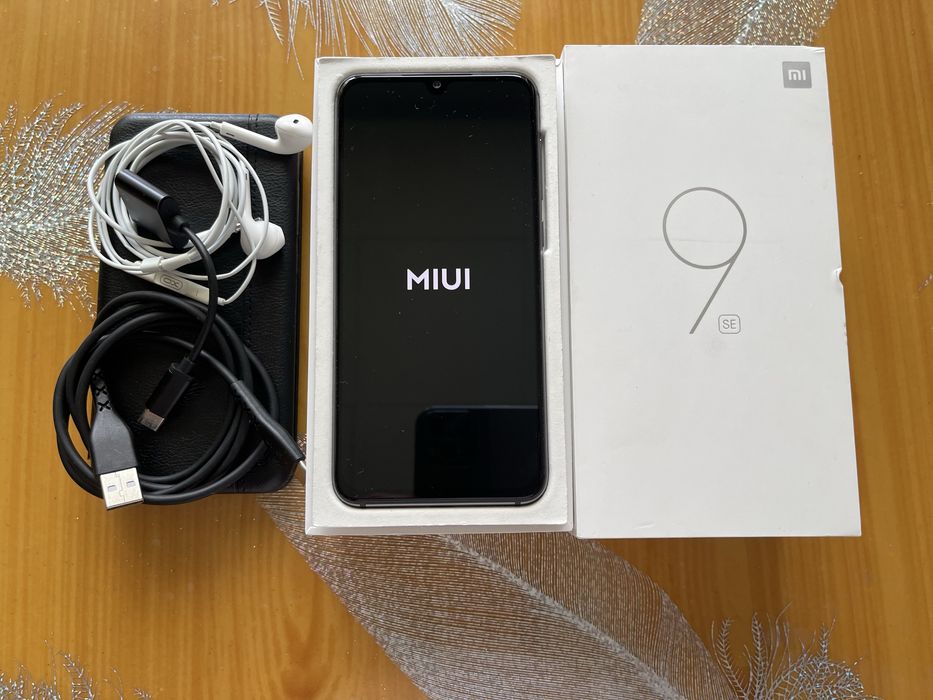 Телефон смартфон Xiomi Mi 9 SE 128Gb 2сім чорний