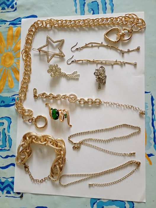 Продаю обручальные кольца, бюжутерию