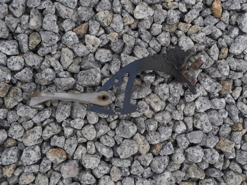 Cięgno maski mercedes W126 se