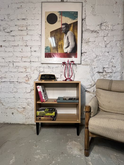 Piekna mała biblioteczka szafka na winyle prl vintage retro