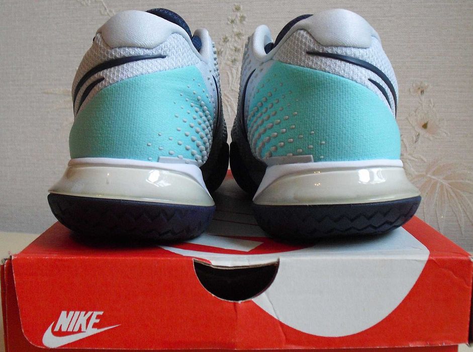 Теннисные кроссовки Nike Court Air Zoom Vapor Cage 4 для женщин