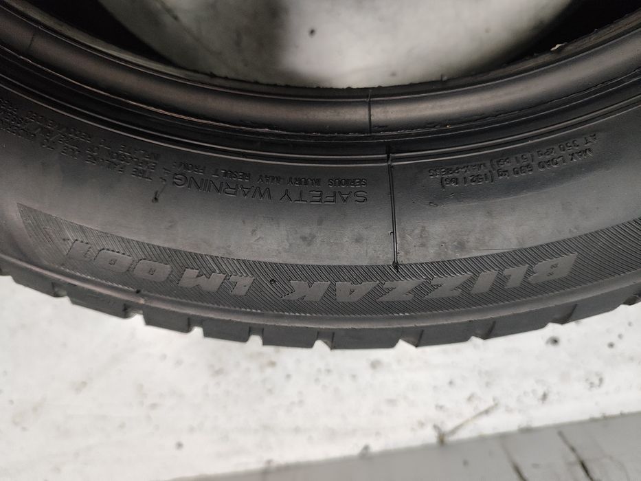 2 pneus semi novos Bridgestone 225/50R18 98H RFT Oferta dos Portes