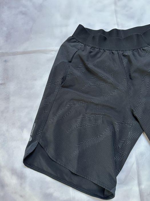 Spodenki sportowe czarne do biegania szorty Adidas Aeoready