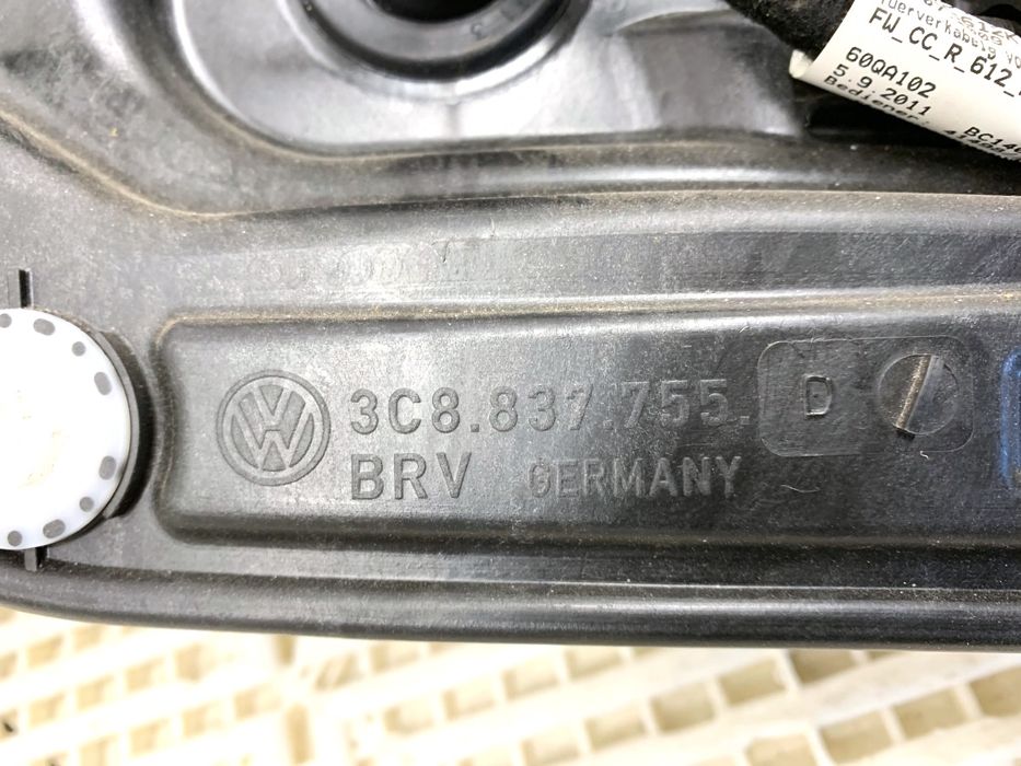 PODNOŚNIK SZYBY LEWY PRZÓD VW PASSAT CC B6 3C8959701 Sportowy/Coupe