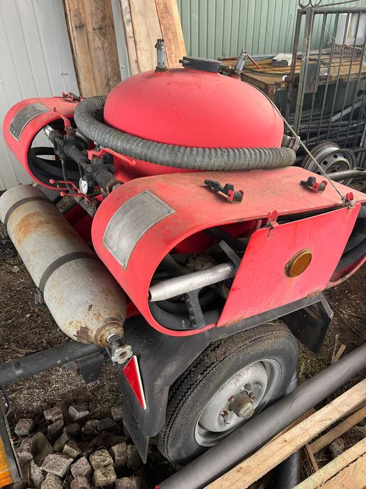 AGREGAT GAŚNICZY proszkowy na przyczepie AP 250.