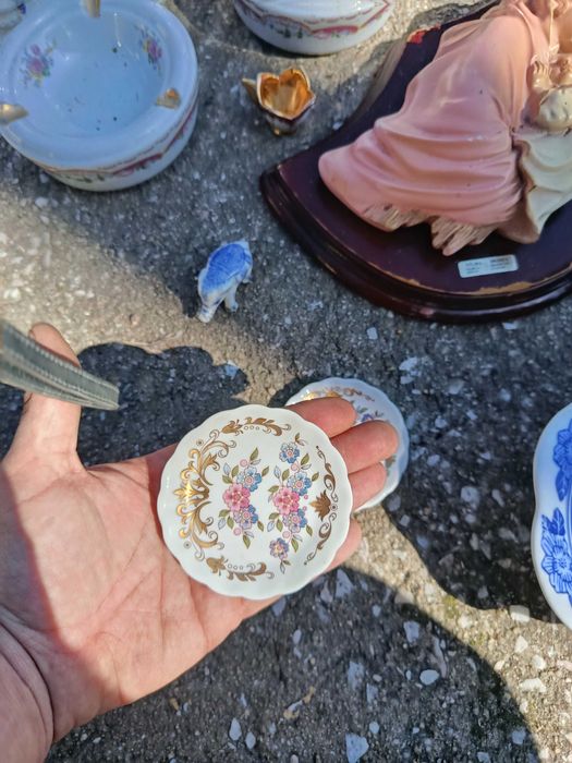 Várias loiças de decoração