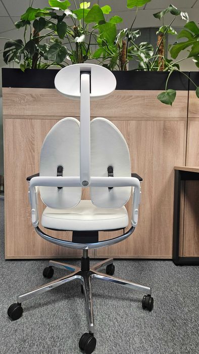 Fotel biurowy Nowy Styl Xenium Duo Back biały z zagłówkiem (70 szt.)