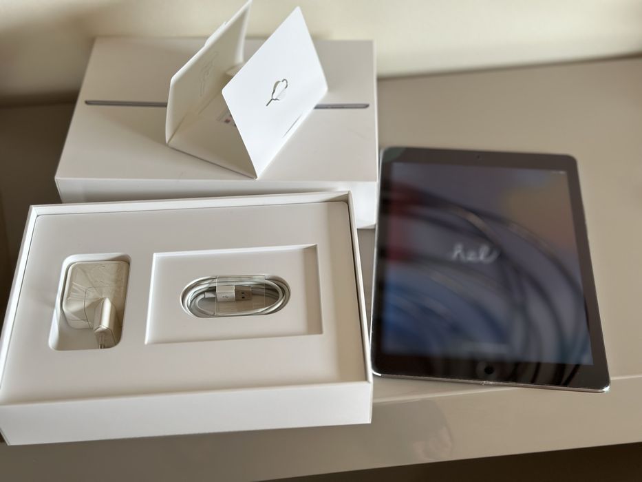 Vendo IPAD Air 2 Wi-Fi Cellular 32 G Space Gray