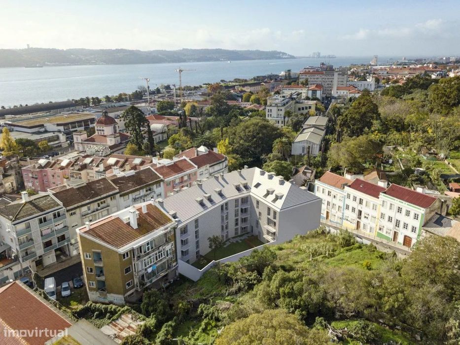 Apartamento T1+1 - Alcântara