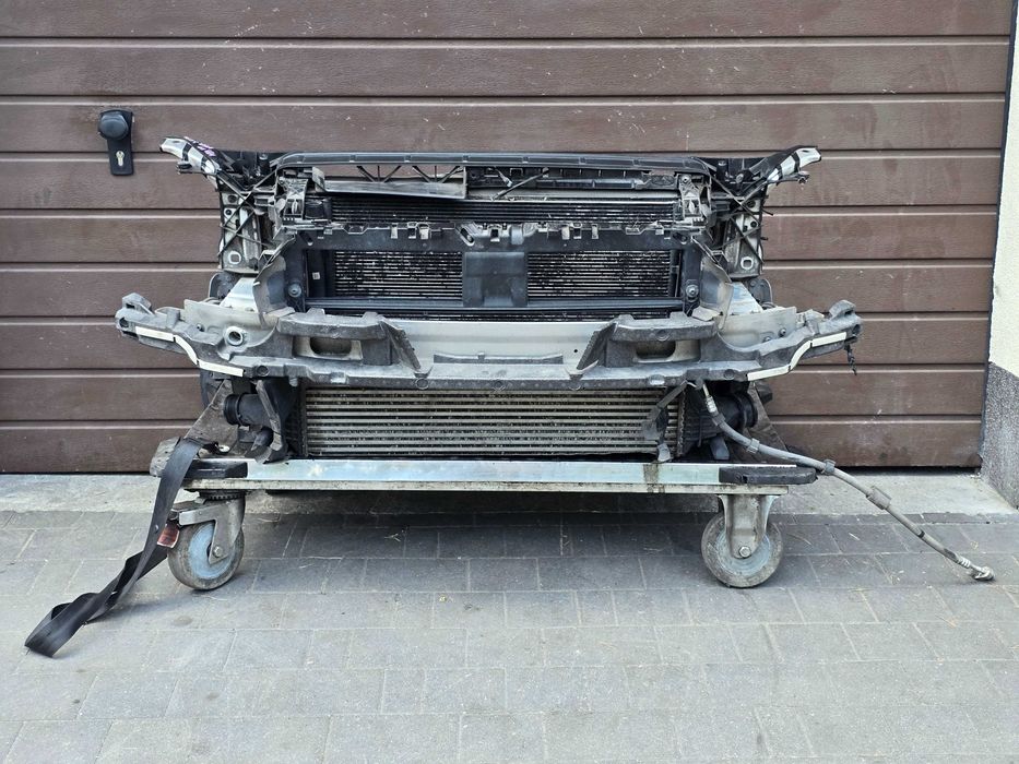 Pas przedni z chłodnicami Audi A4 B9 8W 3.0 tdi automat