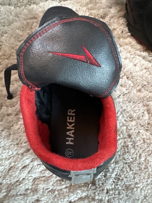 BUTY piłkarskie korki Haker  rozm. 40