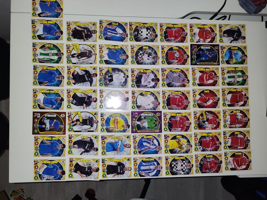 Pack de 236 cartas da Panini adrenalyn