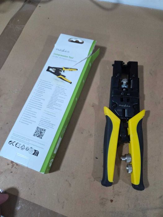 Alicate de compressão Nedis para conectores coaxiais BNC, RCA e F.