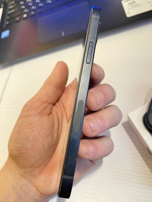 Продам iphone 12/64