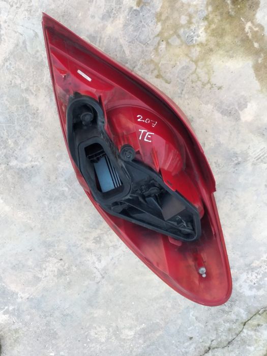 Farol Farolim Traseiro Peugeot 207 Esquerdo  Com Suporte Lâmpadas 2006 a 2010