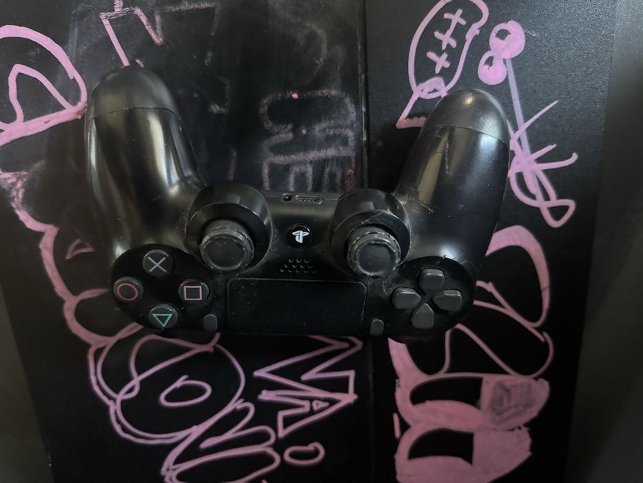 Konsola ps4 custom 2 pady