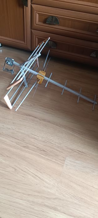 Antena naziemna używana na balkonie