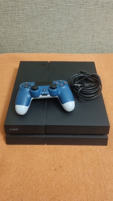 Konsola ps4 z padem