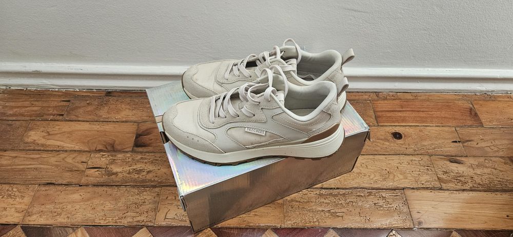 Ténis Sketchers 37