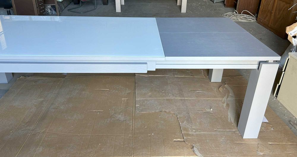 Mesa Jantar branca com tampo de vidro