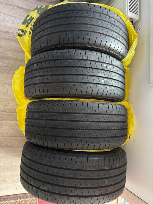 Літня гума Bridgestone 235/45r18