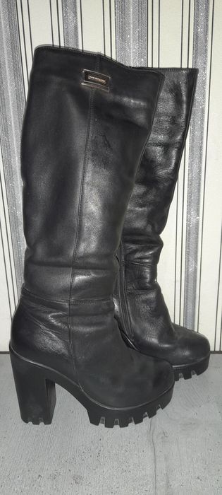 Шкіряні чоботи чорні