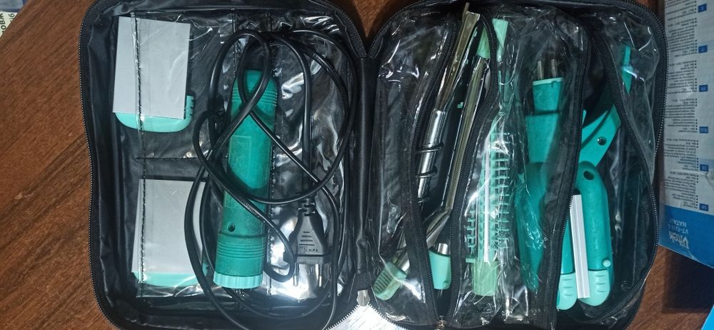 Вирівнювач  для волосся