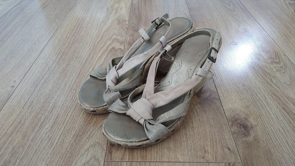 Sandały koturny skóra naturalna