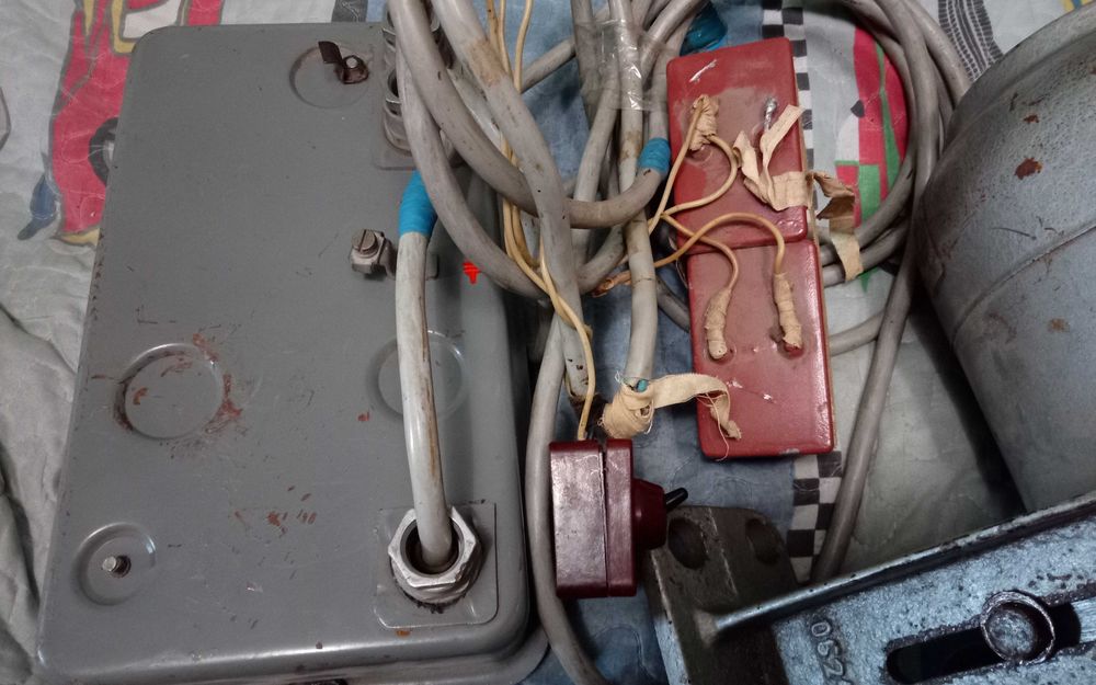 Двигатель для  швейной пром машины. Германия.