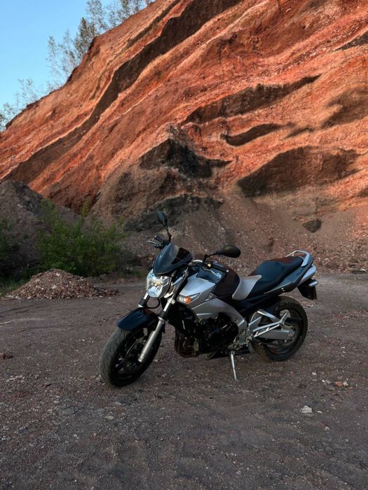 SUZUKI GSR600 2006