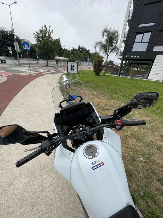 Honda NX 500 cheia de extras— Só 3.000 km | 1 dono | Garantia Honda
