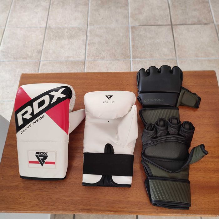 Luvas de boxe e mitenes