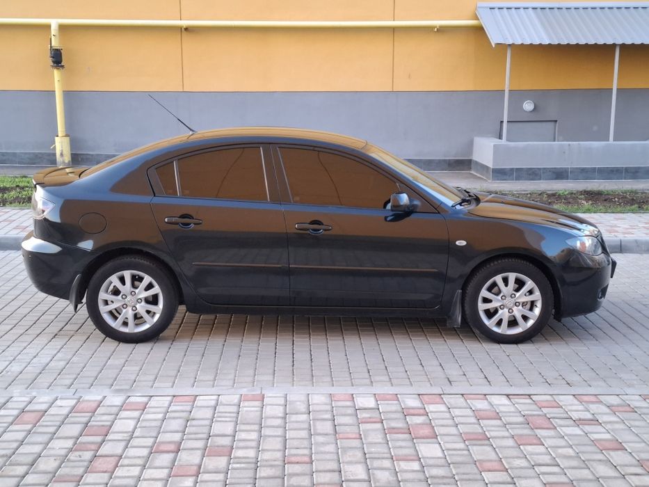 Мазда 3  MAZDA 3 автомат
