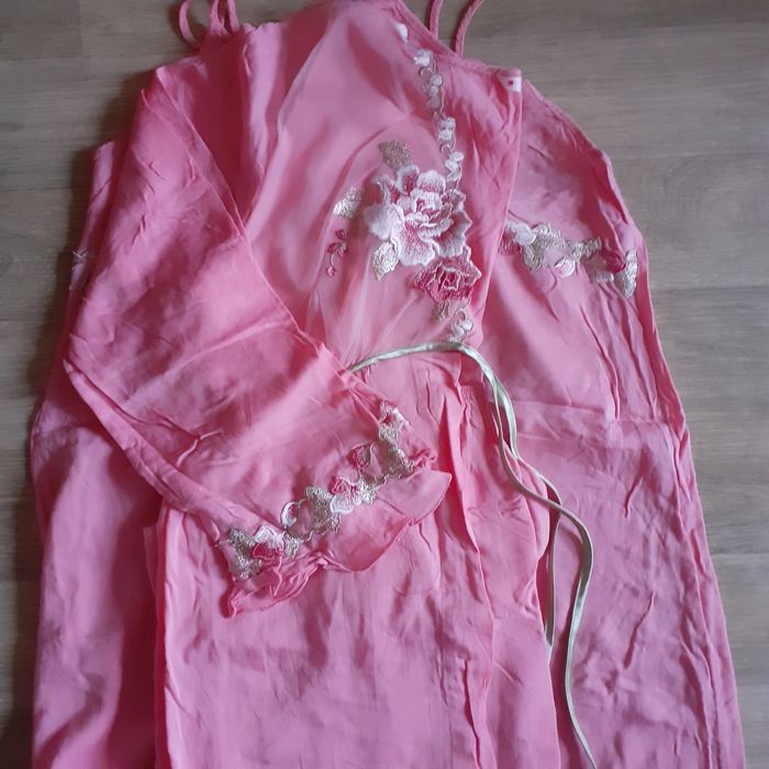 Женские вещи. Бесплатно.